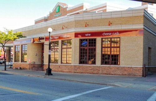 Historic Downtown La Crosse Hotel | Holiday Inn Hotel & Suites La Crosse, an IHG Hotel