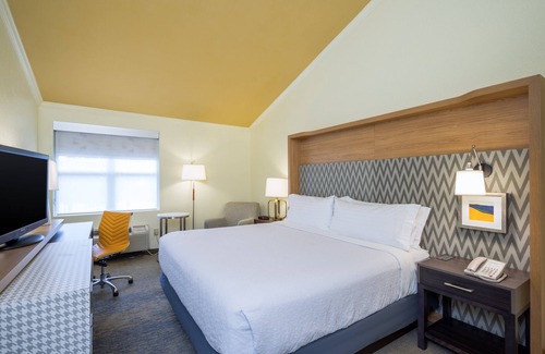 Hyannis Hotel | Holiday Inn Hyannis by IHG