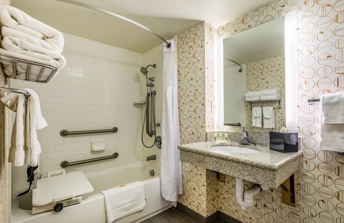 Downtown Indianapolis Hotel | Holiday Inn Indianapolis Downtown by IHG
