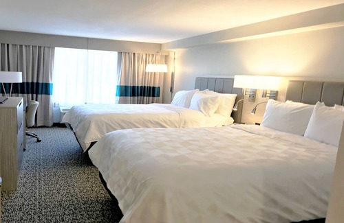 Knoxville Hotel | Holiday Inn Knoxville N - Merchant Drive by IHG