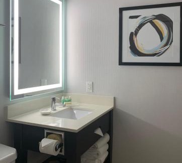 Los Angeles Hotel | Holiday Inn Los Angeles - LAX Airport by IHG