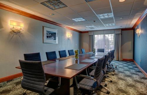 Milwaukee Hotel | Holiday Inn Milwaukee Airport by IHG