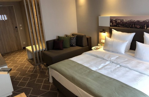 Berg am Laim Hotel | Holiday Inn Munich - City East, an IHG Hotel