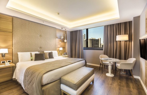 Naples Hotel | Holiday Inn Naples by IHG