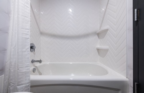 Newark Hotel | Holiday Inn Newark International Airport by IHG