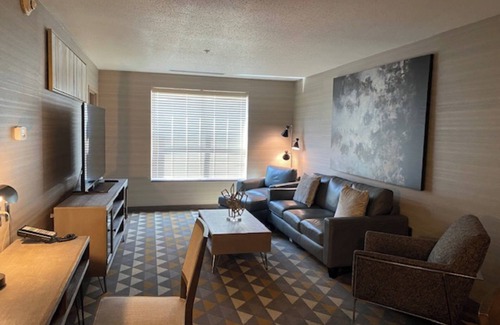 Fort Wayne Hotel | Holiday Inn Purdue - Fort Wayne by IHG