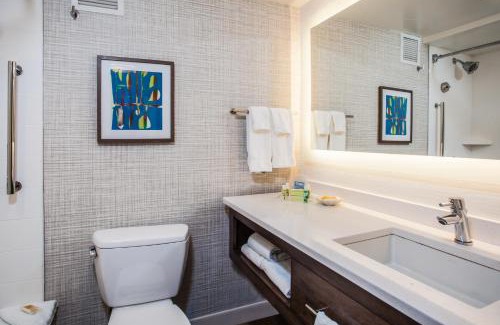 Lake George Resort | Holiday Inn Resort Lake George by IHG