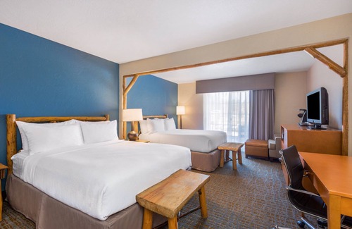 The Village Hotel | Holiday Inn Resort The Lodge At Big Bear Lake by IHG