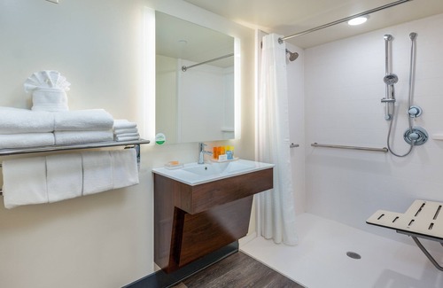 Panama City Beach Hotel | Holiday Inn Resort Panama City Beach by IHG