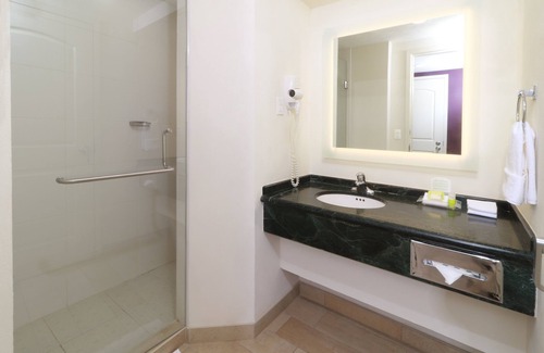 Reynosa Hotel | Holiday Inn Reynosa Industrial Poniente by IHG