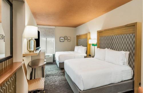 Roanoke Hotel | Holiday Inn Roanoke Airport - Conference CTR by IHG