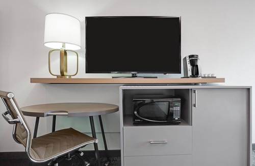 Roanoke Hotel | Holiday Inn Roanoke Airport – Conference CTR by IHG