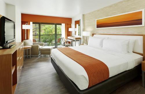 Downtown San Antonio Hotel | Holiday Inn San Antonio-Riverwalk by IHG