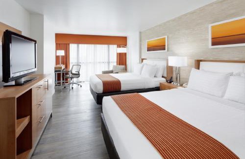 Downtown San Antonio Hotel | Holiday Inn San Antonio-Riverwalk by IHG