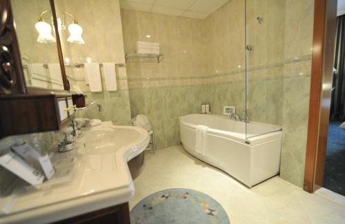 Centar Hotel | Holiday Inn Skopje by IHG