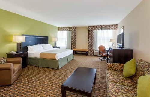 Statesboro Hotel | Holiday Inn Statesboro-University Area by IHG