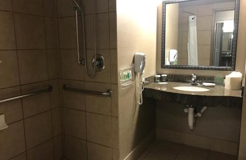 Northeast Heights Hotel | Holiday Inn & Suites Albuquerque-North I-25 by IHG