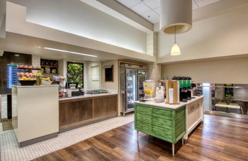 East Point Hotel | Holiday Inn & Suites Atlanta Airport North by IHG