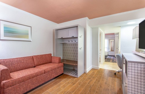Boca Raton Hotel | Holiday Inn & Suites Boca Raton - North by IHG