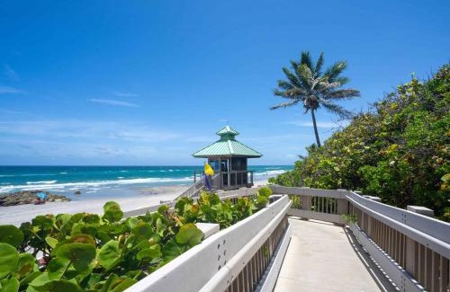 Boca Raton Hotel | Holiday Inn & Suites Boca Raton - North