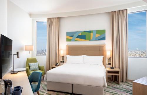 Al Barsha Hotel | Holiday Inn & Suites - Dubai Science Park by IHG