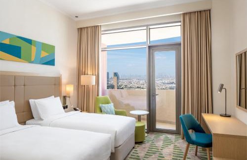 Al Barsha Hotel | Holiday Inn & Suites - Dubai Science Park by IHG