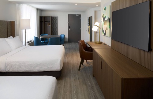 Lachine Hotel | Holiday Inn & Suites Montreal Airport by IHG