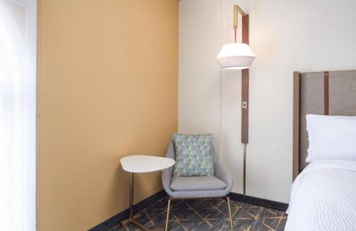 Springfield Hotel | Holiday Inn & Suites Springfield-I-44 by IHG