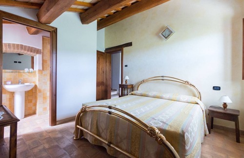 SantʼAngelo in Pontano House | Holiday house Sant'Angelo in Pontano for 1 - 18 persons with 8 bedrooms - Holiday home