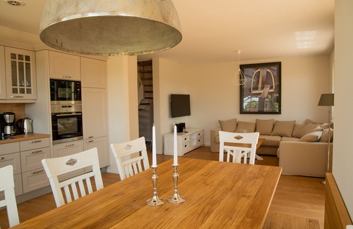 Born auf dem Darss House | Holiday living under thatched roof - 4 bedrooms, 2 bathrooms, large garden and terrace