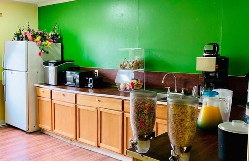 Greensboro Hotel | Holiday Lodge