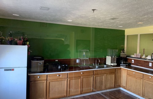 Greensboro Hotel | Holiday Lodge