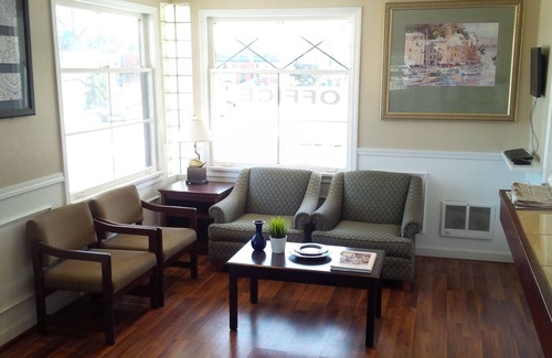 Port Angeles Hotel | Holiday Lodge