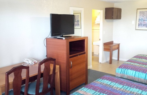 Port Angeles Hotel | Holiday Lodge