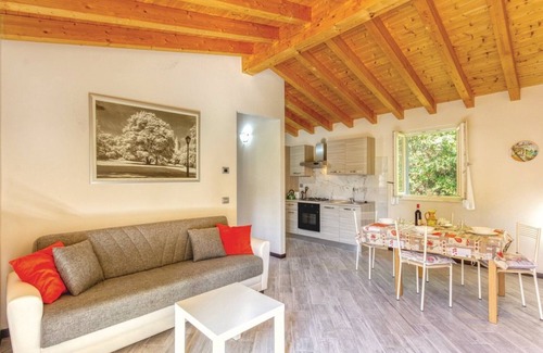 Carrara House | Holiday Raffaello