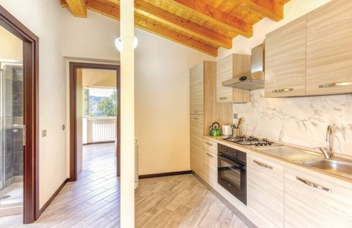 Carrara House | Holiday Raffaello