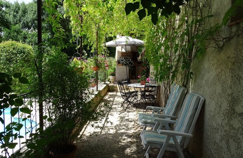 Aix-en-Provence Cottage | Holiday rental with pool secured pleasant site ideal rest