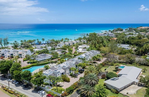 Mullins House | Holiday Rental On Mullins Bay. Beach Club Access At Mullins Beach Included.
