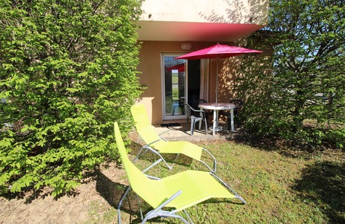 Prayssac Apartment | Holiday rentals with pool and wifi