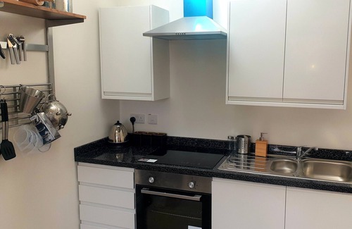 Liverton Apartment | Holiday Retreat Near Dartmoor National Park and Devon Beaches-Super King Flat