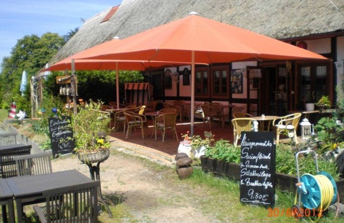 Hinrichshagen Cottage | Holiday Room 4 - restaurant and boarding Schinkenkrug - Property 50882