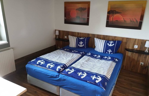 Hinrichshagen Cottage | Holiday Room 4 - restaurant and boarding Schinkenkrug - Property 50882