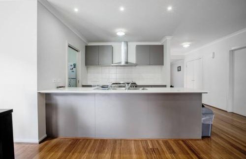 Point Cook House | Holiday Rose