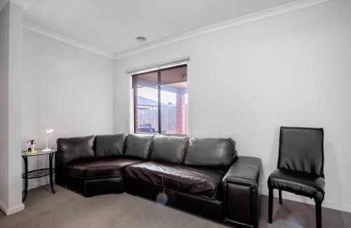 Point Cook House | Holiday Rose