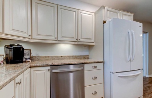 Tarpon Springs House | HOLIDAY SALE! Spacious 3 BR close to the Beach! Pet Friendly! ALL 5 ⭐️ reviews!