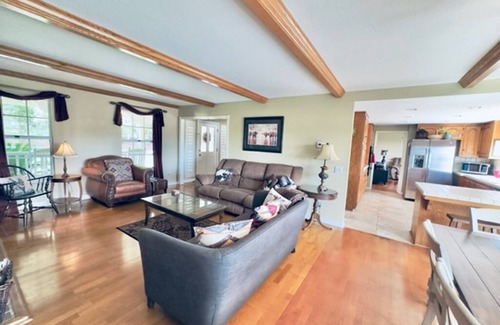 Fallbrook House | Holiday stay at Ranch with lovely Rolling Hill views + pool