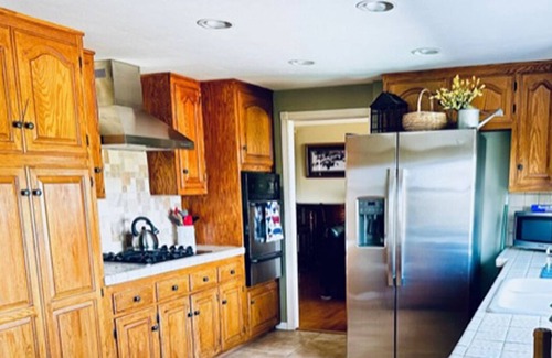Fallbrook House | Holiday stay at Ranch with lovely Rolling Hill views + pool