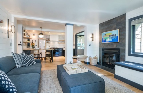 Elkhorn Village Condo | Holiday Stays Available! Contemporary Condo Elkhorn Golf Course with West-Facing Views