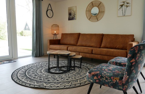 Sint Maarten Villa | Holiday villa for 6 people, cycling distance from the beach and center with dog