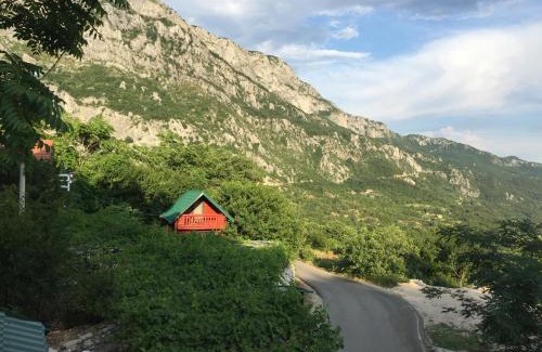 Niksic House | Holiday Village Ostrog